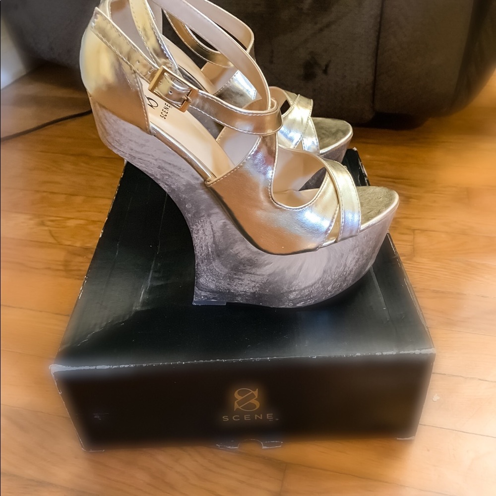 Scene by Shoedazzle